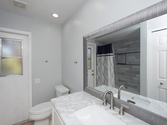 Building Photo - 3 BEDROOM • 2 BATHROOM • PRIVATE POOL • WATERFRONT • BOAT LIFT • ZERO DEPOSIT MOVE-IN AVAILABLE