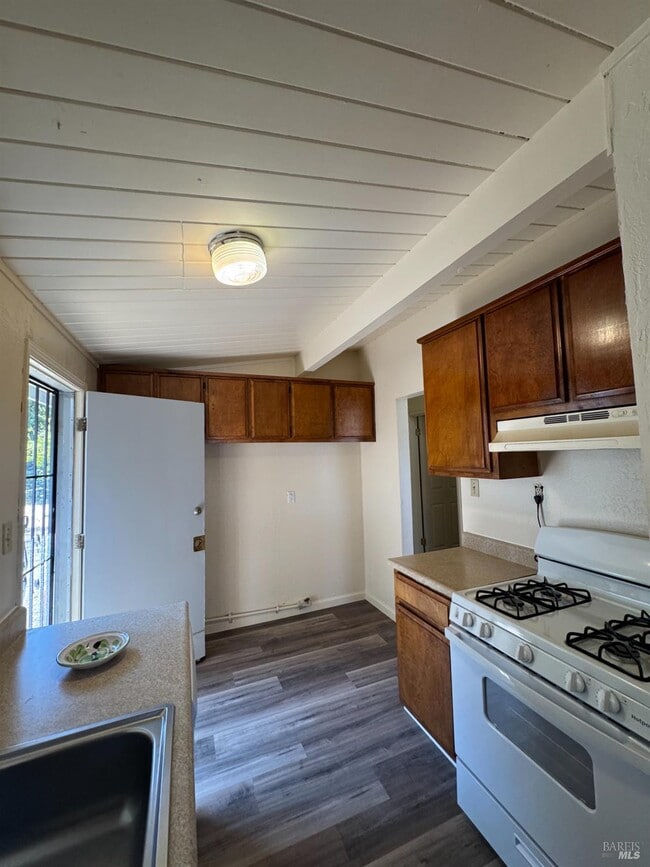 Building Photo - 313 Corkwood St