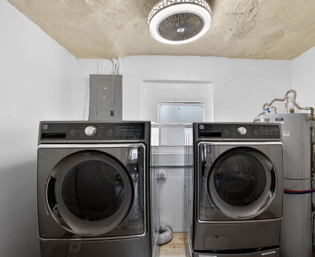 Building Photo - 140 W 31st St