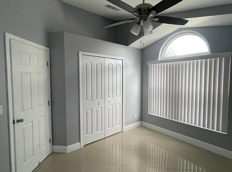 Building Photo - 11046 Crystal Glen Blvd