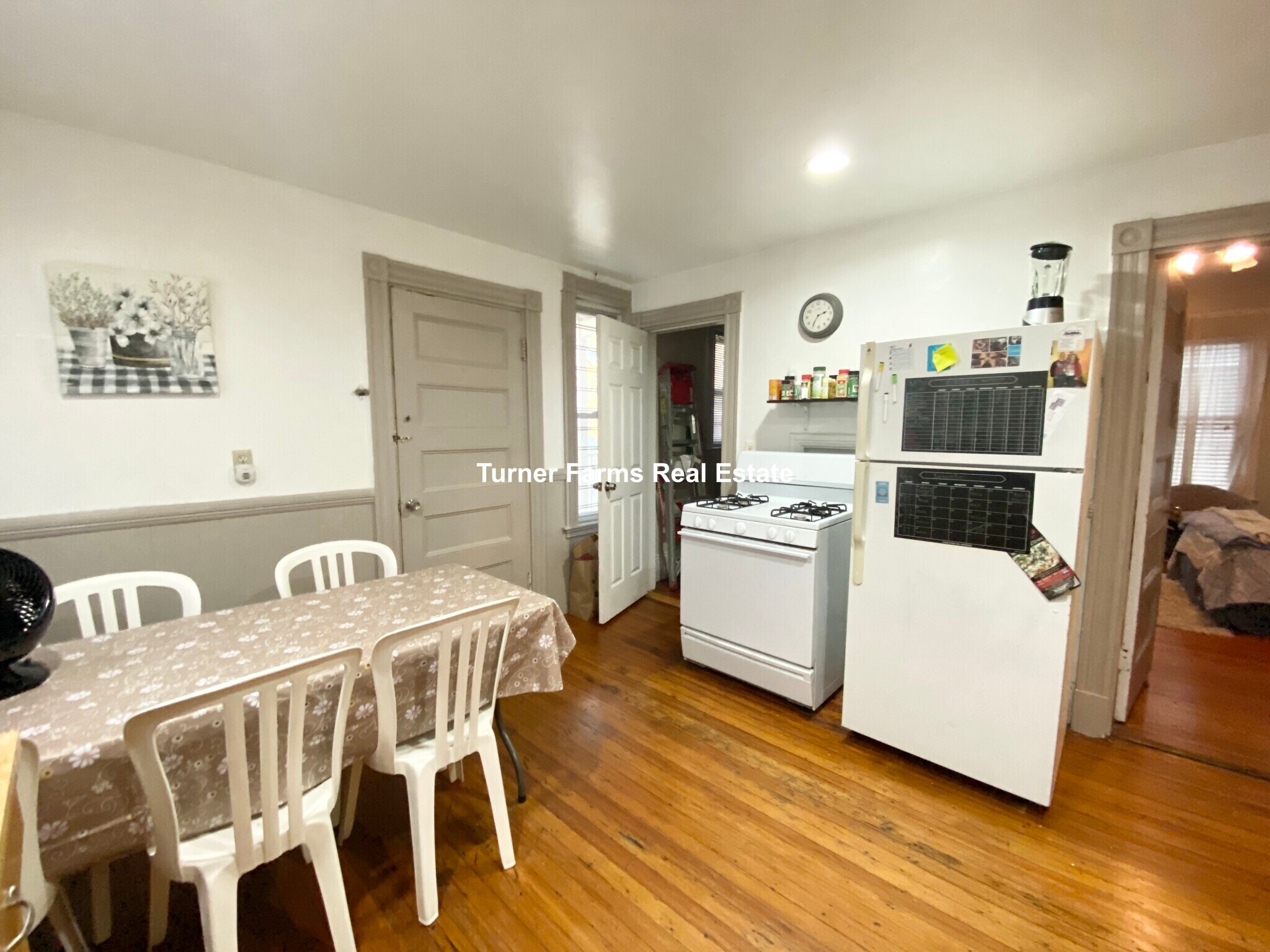 Building Photo - 10 Sachem St