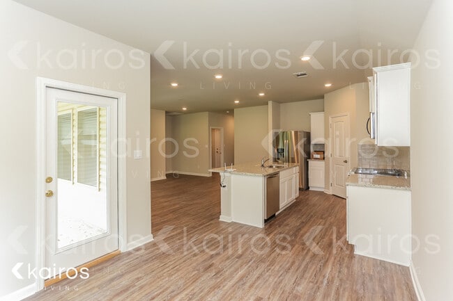 Building Photo - 30962 Clearview Ct
