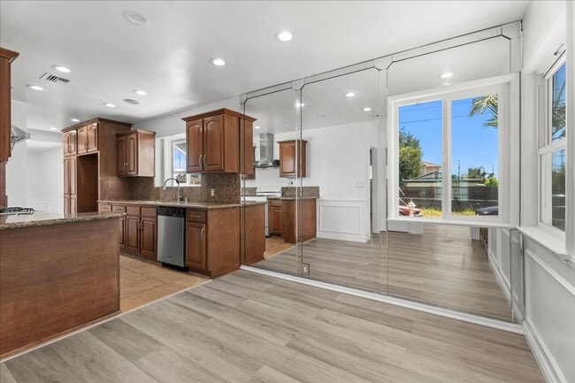Building Photo - Updated 3-Bedroom Home with Outdoor Kitche...