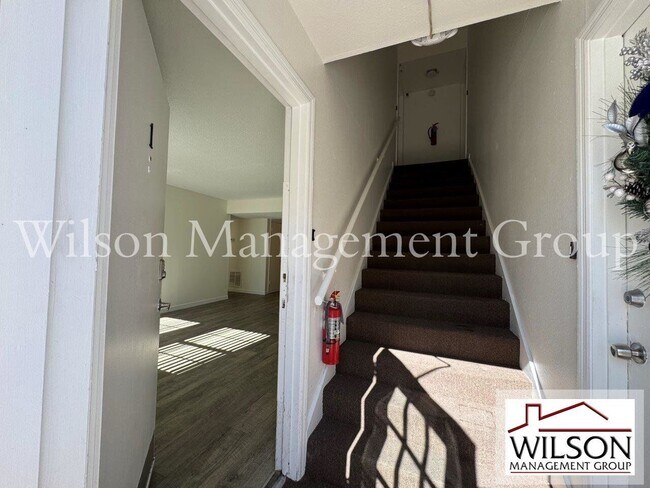 Building Photo - 523 S Summerlin Ave