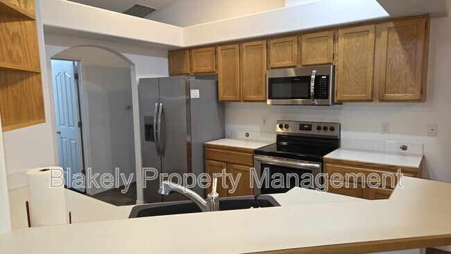 Building Photo - 2263 E Clarene St