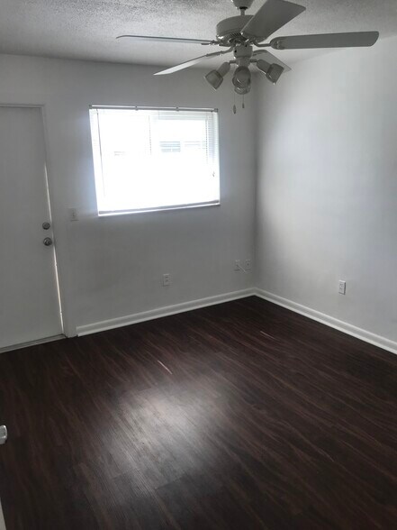 Building Photo - 900 San Christopher Dr