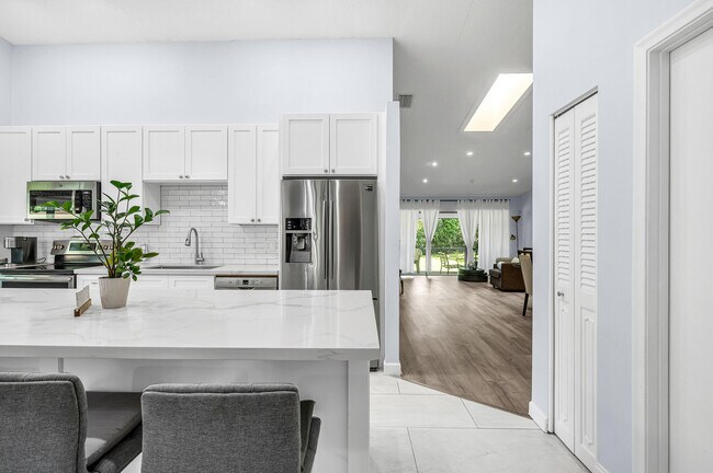 Building Photo - 3811 Arelia Dr
