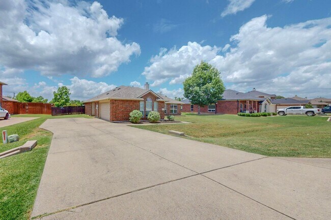 Building Photo - Charming Rockwall Home on Spacious Lot