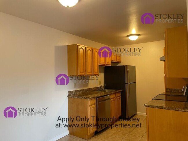 Building Photo - 1477 Marchbanks Dr