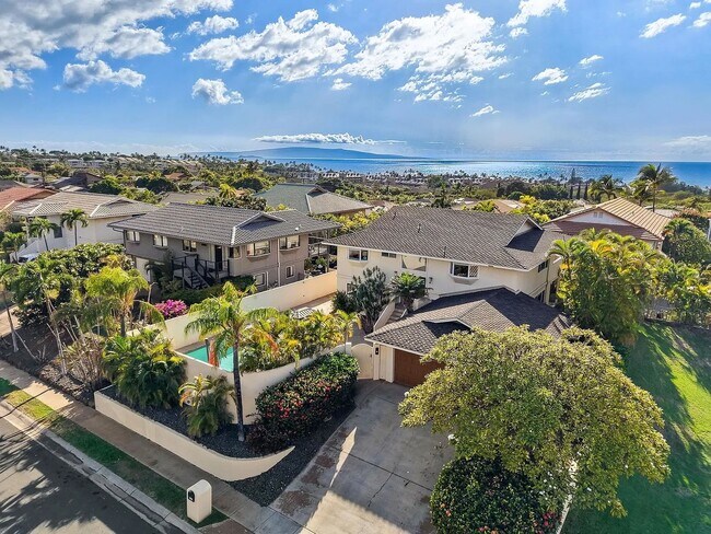 Building Photo - Newly Renovated Furnished 3BR/1BA Downstairs Unit with Pool Access in South Kihei