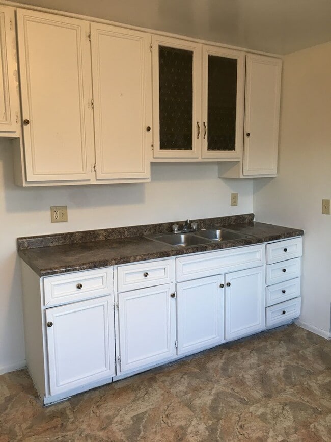 Building Photo - 2812 Larwill Ct