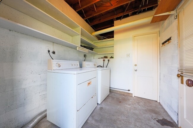 Building Photo - 1410 Herkimer St