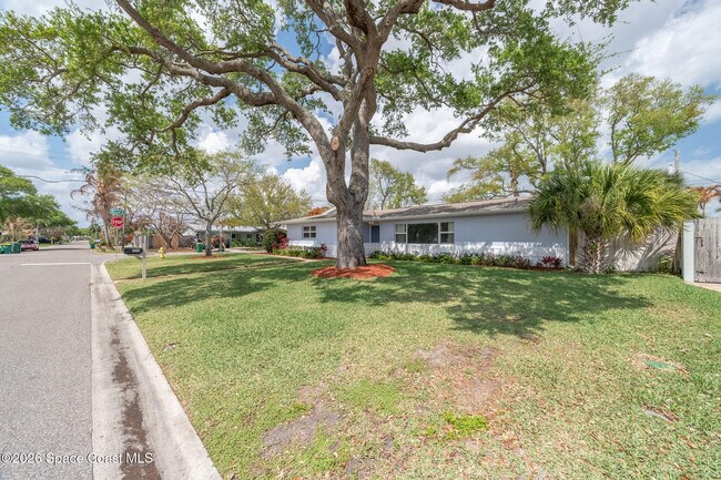 Building Photo - 490 Park Ave