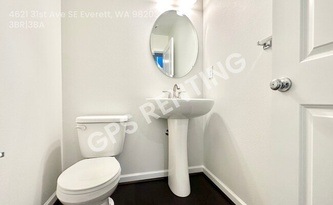 Building Photo - 4621 31st Ave SE