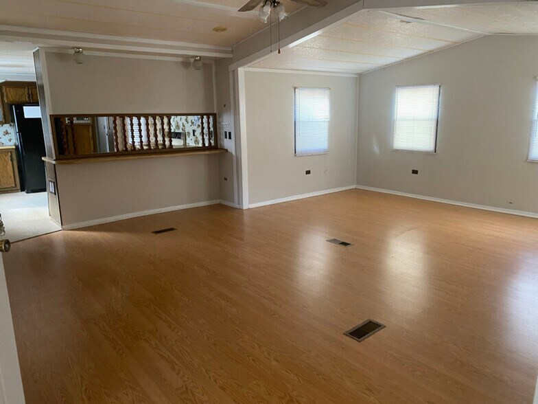 Building Photo - 119 Ells Country Estates