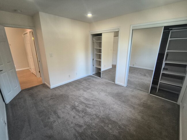 Building Photo - 1BED/1BATH Condo Located in a Quiet Area of Downtown Concord, Ca!!