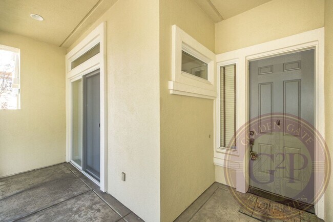 Building Photo - 1702 20th Ave