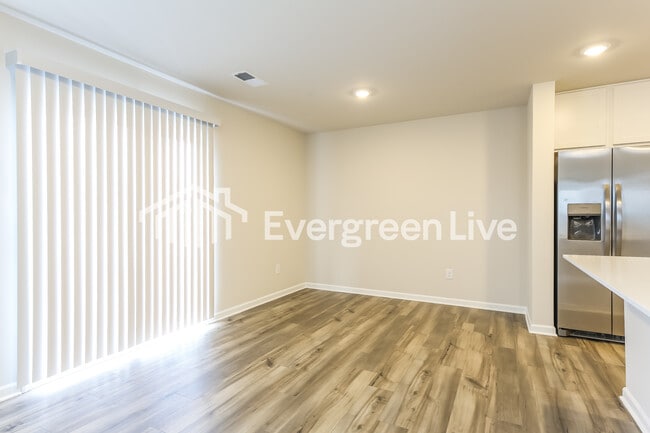 Building Photo - now