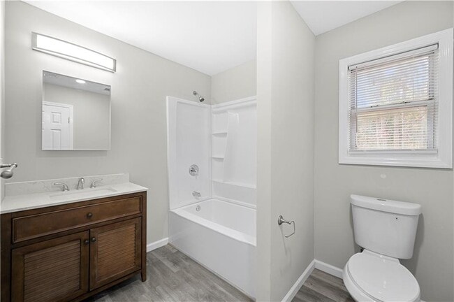 Building Photo - 5955 Kemp Dr