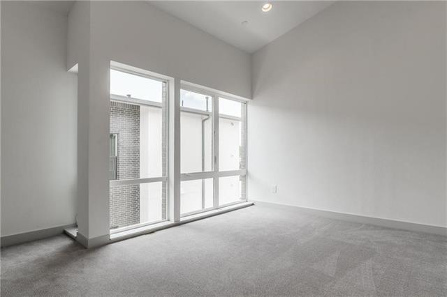 Building Photo - 2290 N Fitzhugh Ave