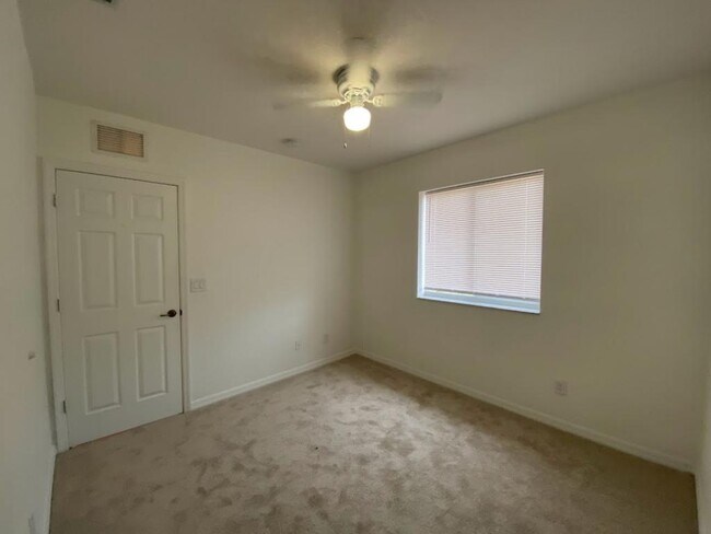 Building Photo - 9634 Roundstone Cir