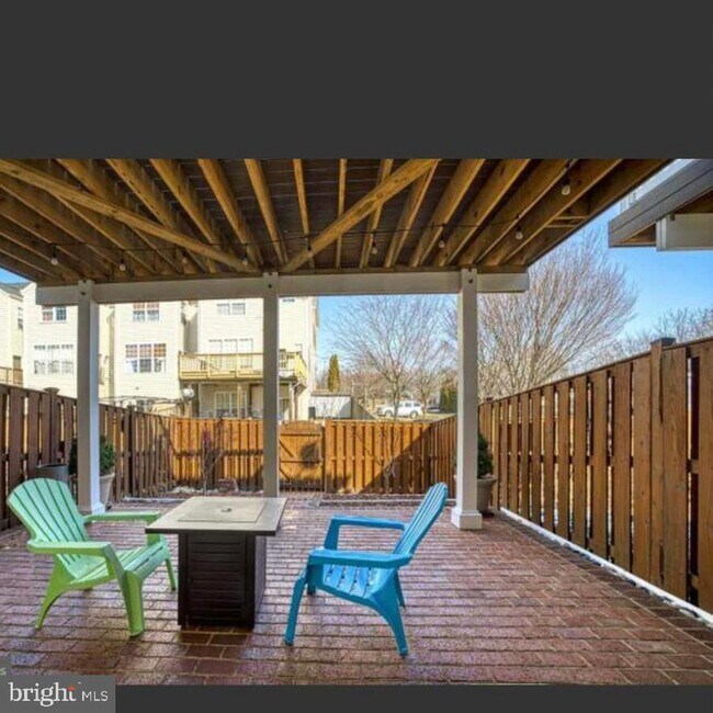 Building Photo - 540 Legrace Terrace NE