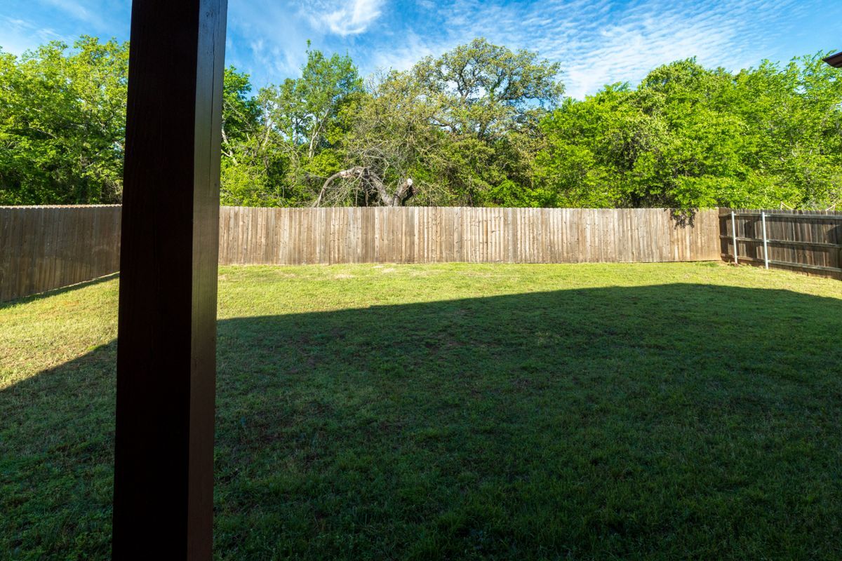 Building Photo - 405 Titus Dr