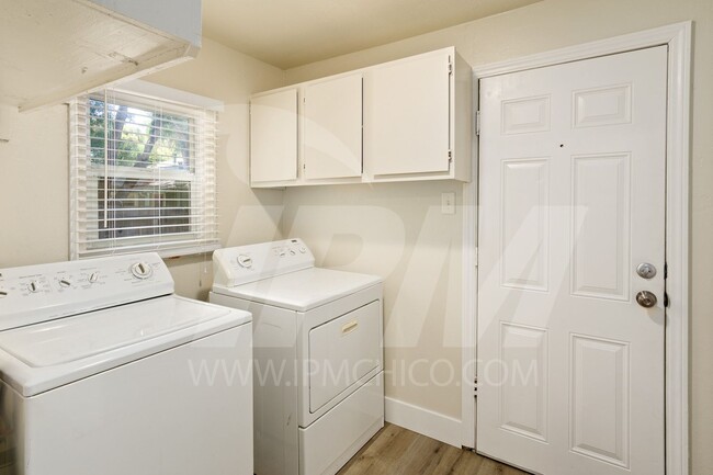 Building Photo - 3-Bed, 1-Bath