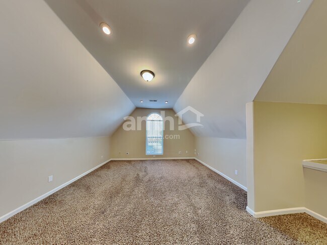 Building Photo - 2713 Bending Elm Dr