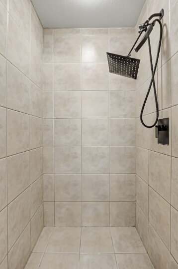 Building Photo - Updated 3-Bed Condo with Scenic Views & Cozy Fireplace