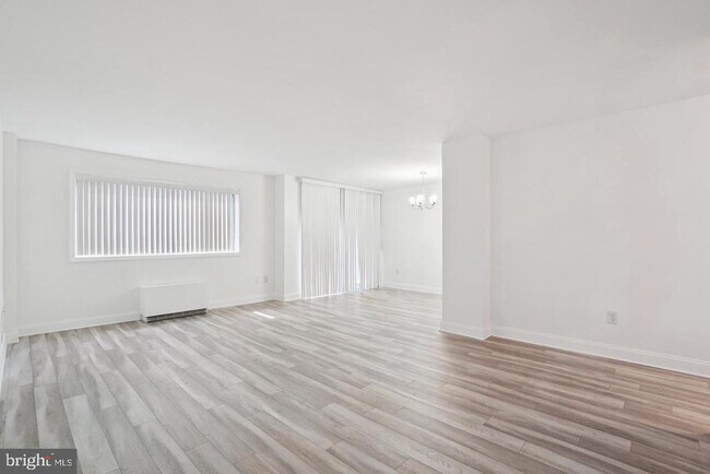 Building Photo - 2059 Huntington Ave