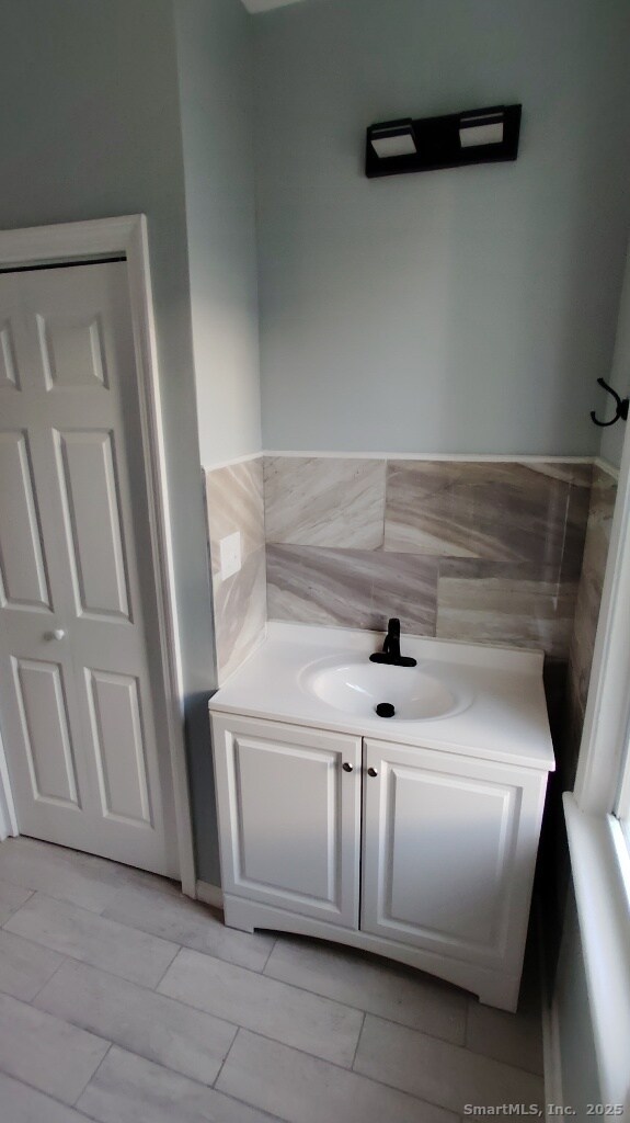 Building Photo - 112 Hobart St