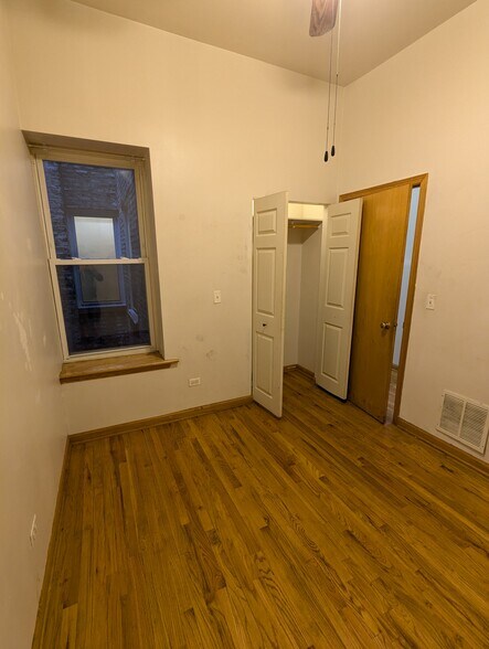 3rd Bedroom - 3212 W Warren Blvd