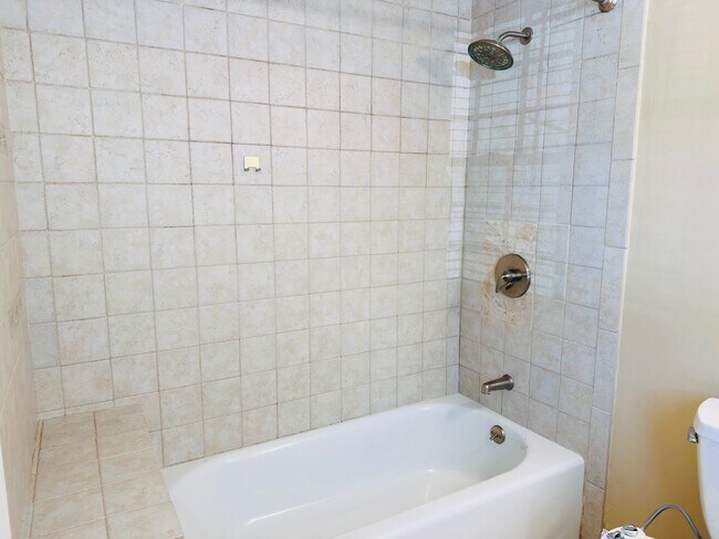 Building Photo - 32 Walden Dr