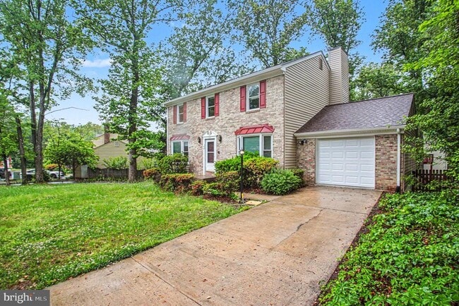 Building Photo - 16200 Edgewood Dr
