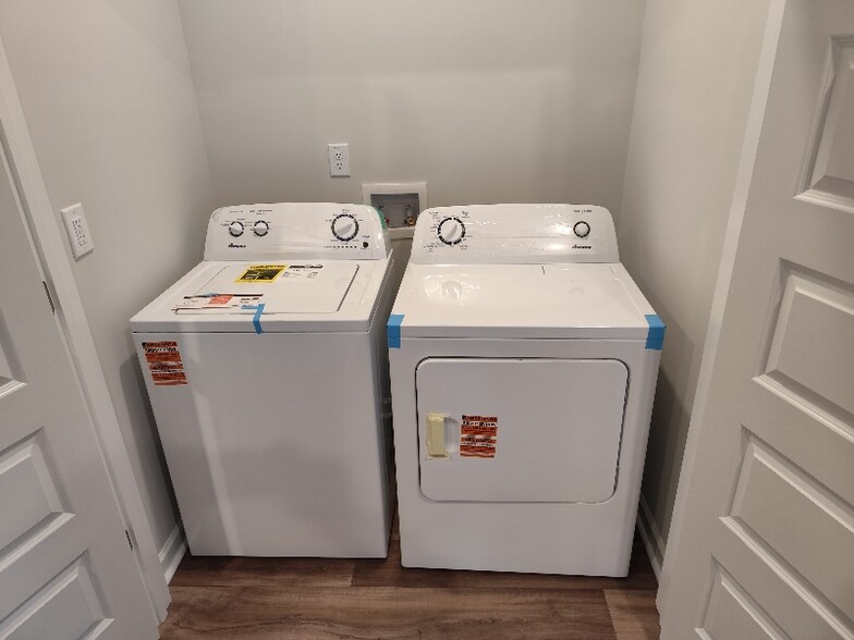 Building Photo - 2037 Osprey Isle Ln SW