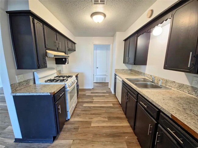 Building Photo - 3224 Lazy Ln