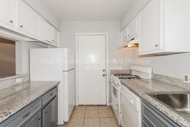 Building Photo - 3111 Falk Ct