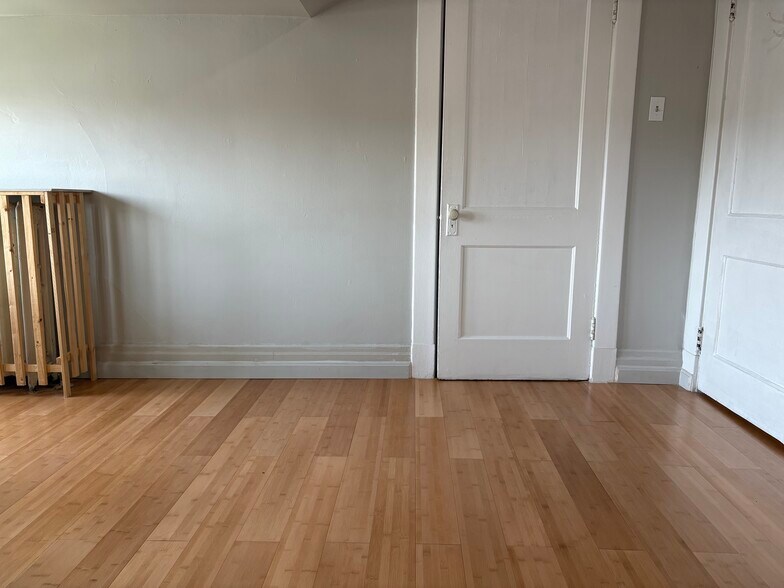 Building Photo - 5847 Nicholson St