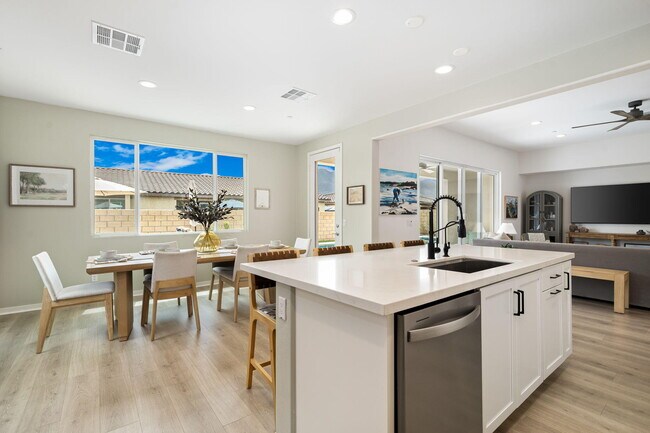 Building Photo - 81887 Via Encinitas