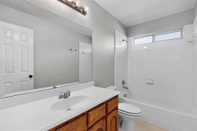 Building Photo - 701 Lone Rider Ct