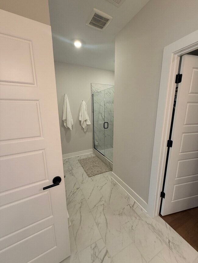Building Photo - 9030 Headwaters Dr