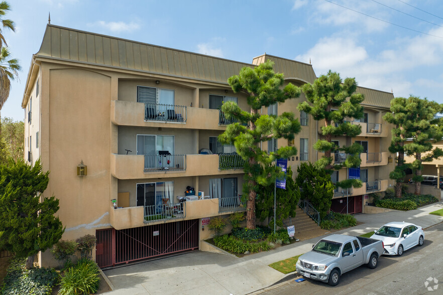 Primary - Lido Apartments - 1711 Corinth Avenue