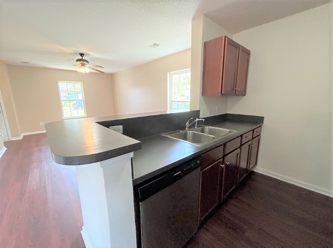 Building Photo - 109 Kensel Ct