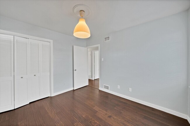 Building Photo - 715 Terryland Dr