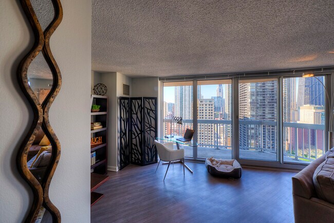 Building Photo - 530 N State St