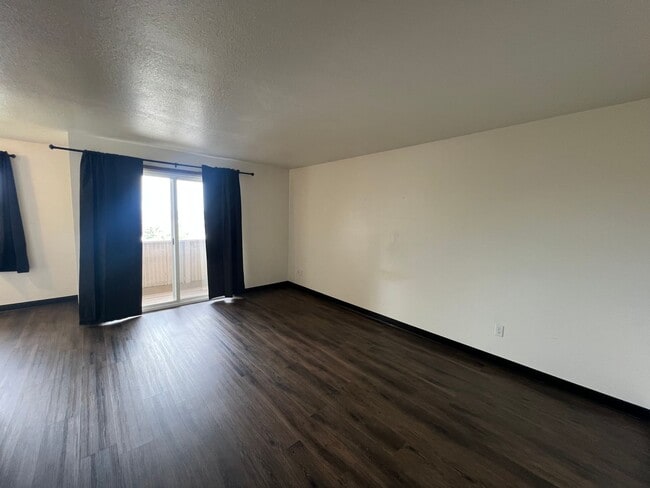 Building Photo - Village View Apartments