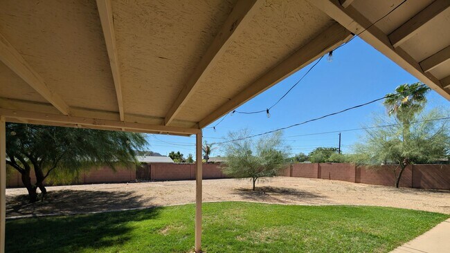 Building Photo - EXCEPTIONAL AREA/NEIGHBORHOOD-4 Bedrooms~S...