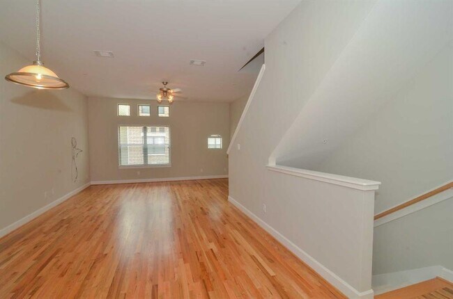 Building Photo - 2710 Hullsmith Dr