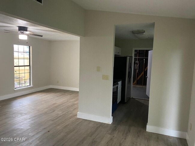 Building Photo - 6615 Enzor St